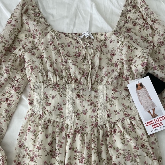 Celebrity Pink Floral Lace Long Sleeve Sweetheart Midi Dress size medium - Picture 3 of 8